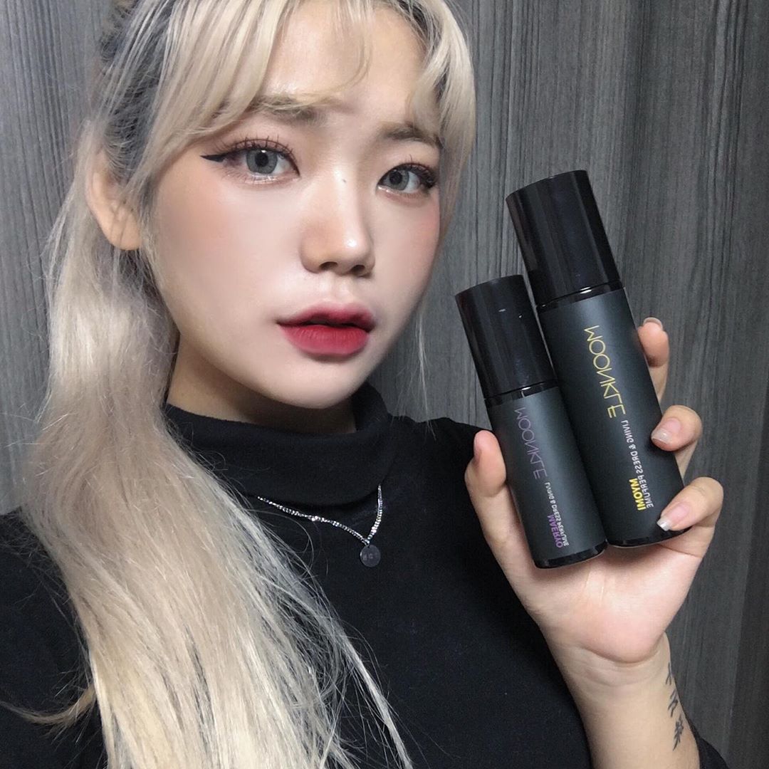 이채연 on Instagram: “🗣 ; 스마트폰 , 침구 , 옷에 뿌리기만 해도 유해세균으로부터 피부가 보호되는 섬유향수❕🧚🏻‍♀️ 무려 ' 세계 3위 ' 미국향료 기업에서 뭉클만의 향을 다섯종류나 제작하여 향만큼은 믿고 보장할 수 있고 지속력 탈취력 안전성 모두 검사를 마쳐서…”