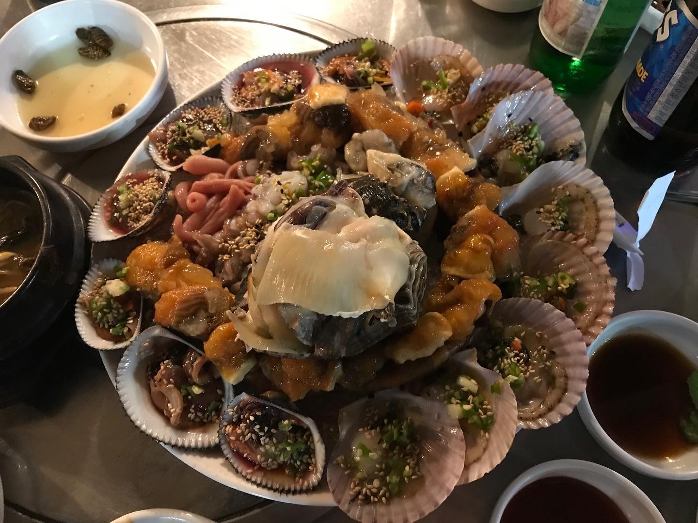 . . .
#비주얼깡패👊 #해물모듬 #가리비 #개불 #멍게 #피꼬막 #산낙지 #굴 #존맛탱 #이번주 이걸로 행복해 😭#좋은친구와 #위로받은날 #광주 #맛집 #토끼집포차 #분위기깡패 #힐링 #사실은 #어제사진 🥰#쏘맥🍻 뿌셔서 기절👍
