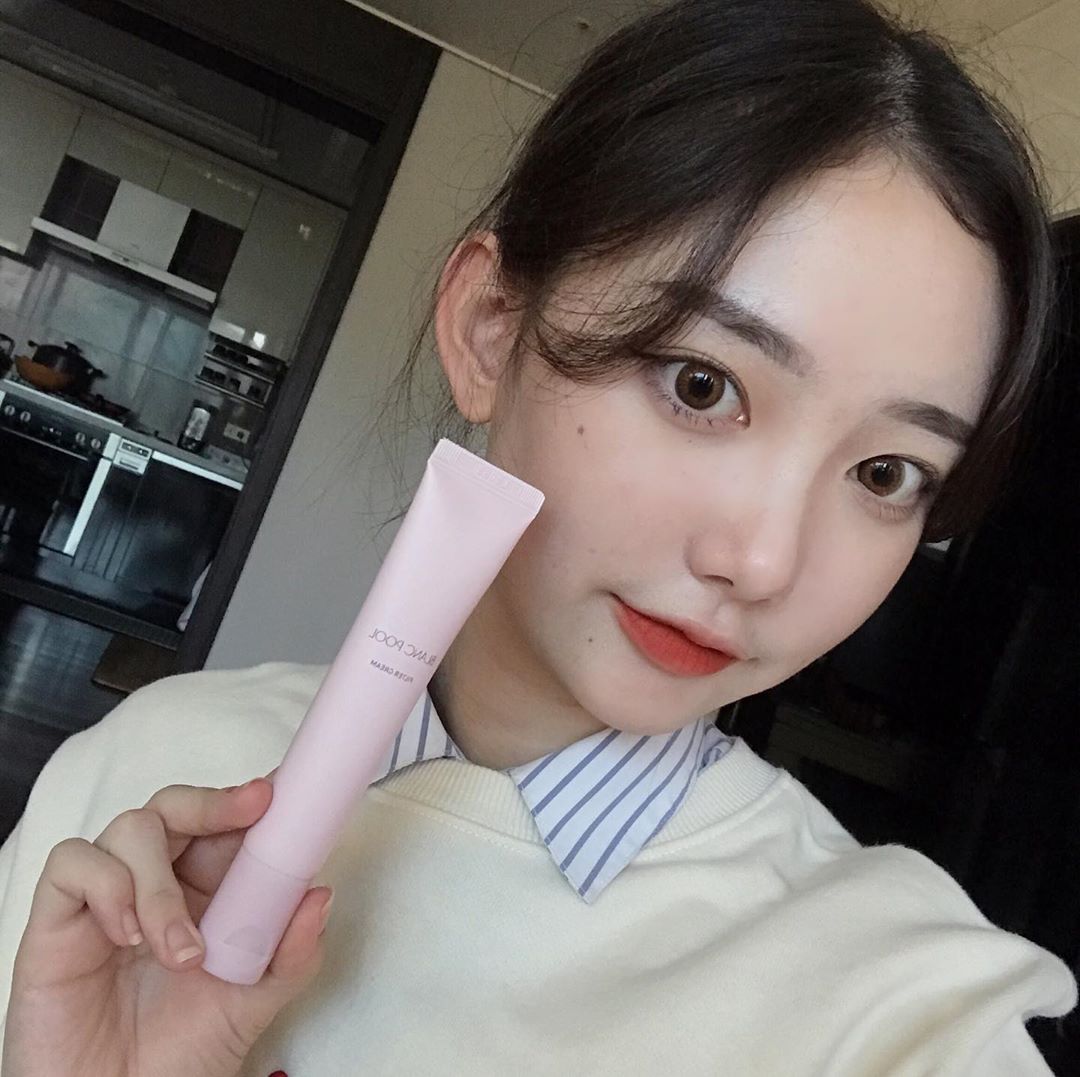 태이 on Instagram: “나도 써봤다 블랑풀 필터 크림 !  촉촉하고 얇게 밀착되는 미백크림이라 그런지 사용감도 좋고 무엇보다 성분이 좋길래 너무 만족 💖💖 . . . . . . . #블랑풀 #필터크림 #블랑풀톤업 #블랑풀필터크림 #톤업크림 #톤업크림추천 #뷰티템…”