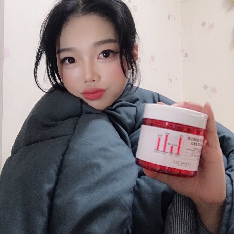 다정 on Instagram: “세안 후에도  남아있을 노폐물들을 한번더 닦아내주며 빠른 스킨케어가 가능하고 모공관리와 예민해서 뒤집어 지는 피부 잠재우는데 좋아용🥰 [로하셀 쌍욕패드 4.3 쏘 심플 패드]  #로하셀 #lohacell #쌍욕패드 #로하셀쌍욕패드…”