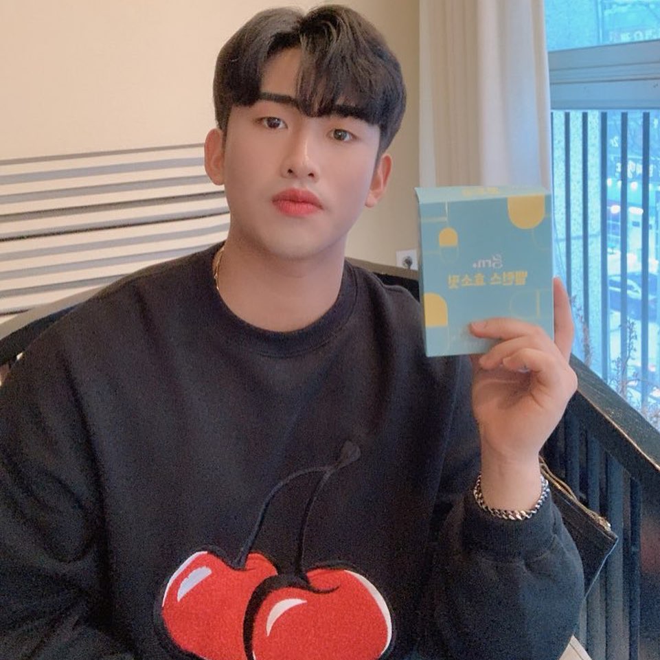 민엔젤입니다 on Instagram: “이 제품은 GRN 밸런스 효소핏 제품입니다. GRN밸런스 효소핏 제품은 음식물 분해와 배출을 도와주는 효소를 담아 배변활동으로 다이어트에도 도움이 될 수있는 제품입니다.  또한 효소의 불편한 냄새를 잡고, 상큼한 레몬요거트 맛으로 맛있게 섭취…”