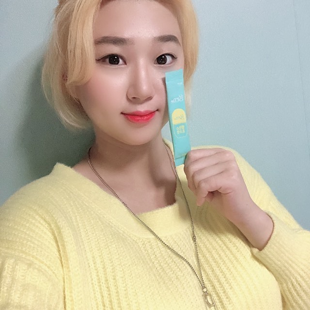김주연 on Instagram: “GRN 밸런스 효소핏 ❤️ 음식물 분해와 배출을 도와주는 효소를 담아 원활한 배변활동으로 다이어트에도 도움이 될 수 있는 제품이에용 그리고 효소의 불편한 냄새를 잡고, 상큼한 레몬요거트 맛으로 맛있게 섭취 가능하며 휴대가 편리한 포 형태로 이루어져…”
