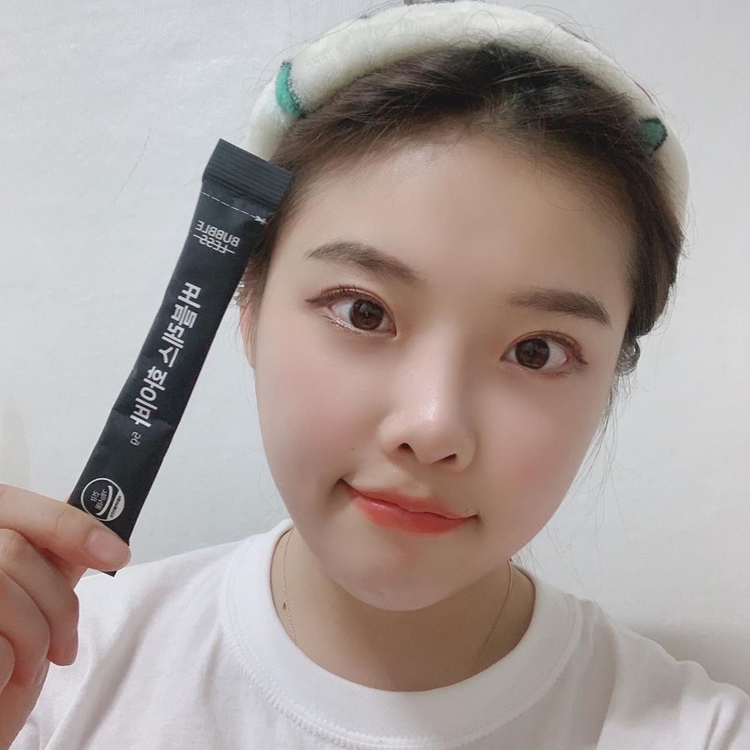 쏭 on Instagram: “버블레스화이바효과 오졌따~~ 차전자피식이섬유에 유산균, 알로에 추출물에 변비가 생길수가없써  먹을때 물도 많이 마시게되서 잠깐 배부르당 . #버블레스 #버블레스화이바 #차전자피 #차전자피식이섬유 #변비 #쾌변 #변비해결 #변비탈출 #식이섬유…”