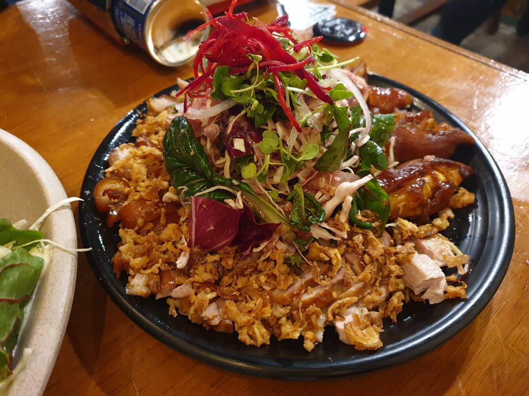 엄청난 맛집을 찾앗드아
둘이서 먹기 딱좋다
😀
.
.
.
.
.
#상암동맛집 #디지털미디어시티역맛집 추천 #천사의족발 #일상 #맛집 #족발 #맞팔