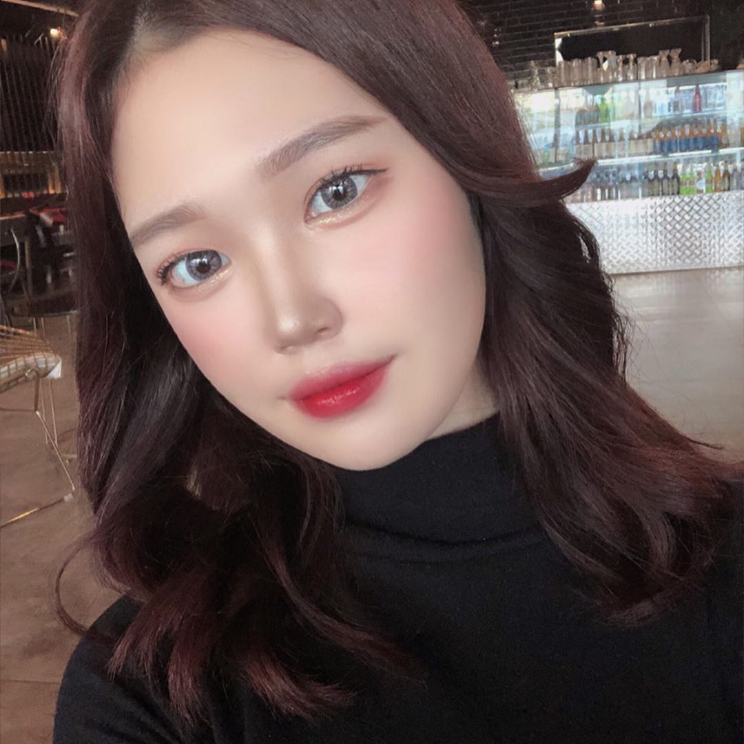 𝓎𝓊𝓃 𝒶𝒽 ✨ on Instagram: “블랑풀 신상 필터크림 저도 써봤어요 😄 
발림성도 좋고 밀착력도 좋아서 요즘 최애템 💖
전 파데전에 발라주는데촉촉해서 피부화장이 더 잘됩니당 👍🏻
인생톤업크림 찾았어요 🥰🌟
#블랑풀 #필터크림 #블랑풀톤업 #블랑풀필터크림 #톤업크림추천”