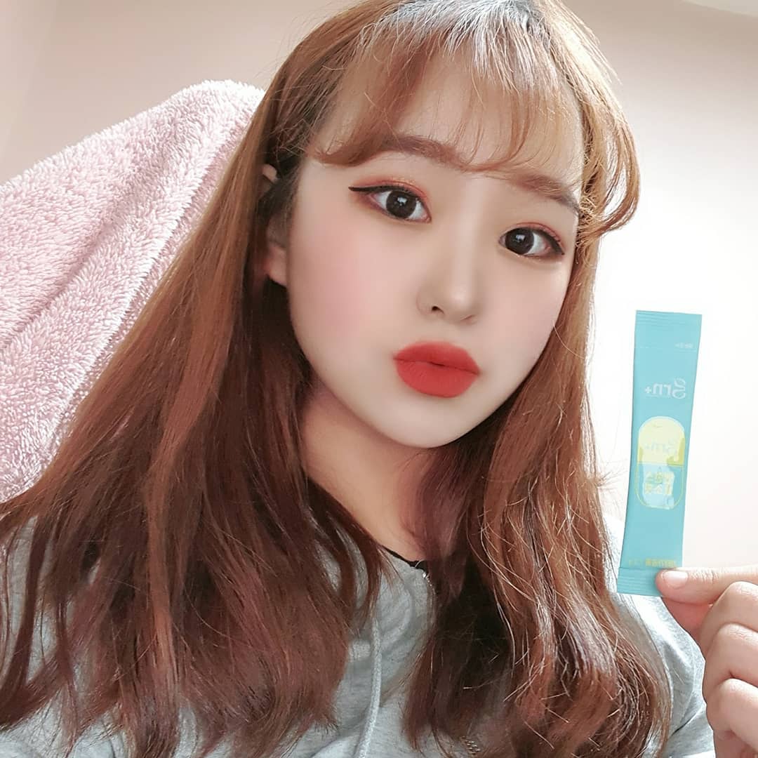 송이🧸🌸 on Instagram: “간편하게 다이어트 💁‍♀️ 그냥 먹어도 맛있고 물, 우유에 타 먹어도 무방 맛은 레몬요거트 맛 🍋 - 본 제품은 제공받아 작성되었습니다.  #grn #지알엔 #grn밸런스효소핏 #밸런스효소핏 #지알엔밸런스효소핏 #grn밸런스효소 #grn효소…”