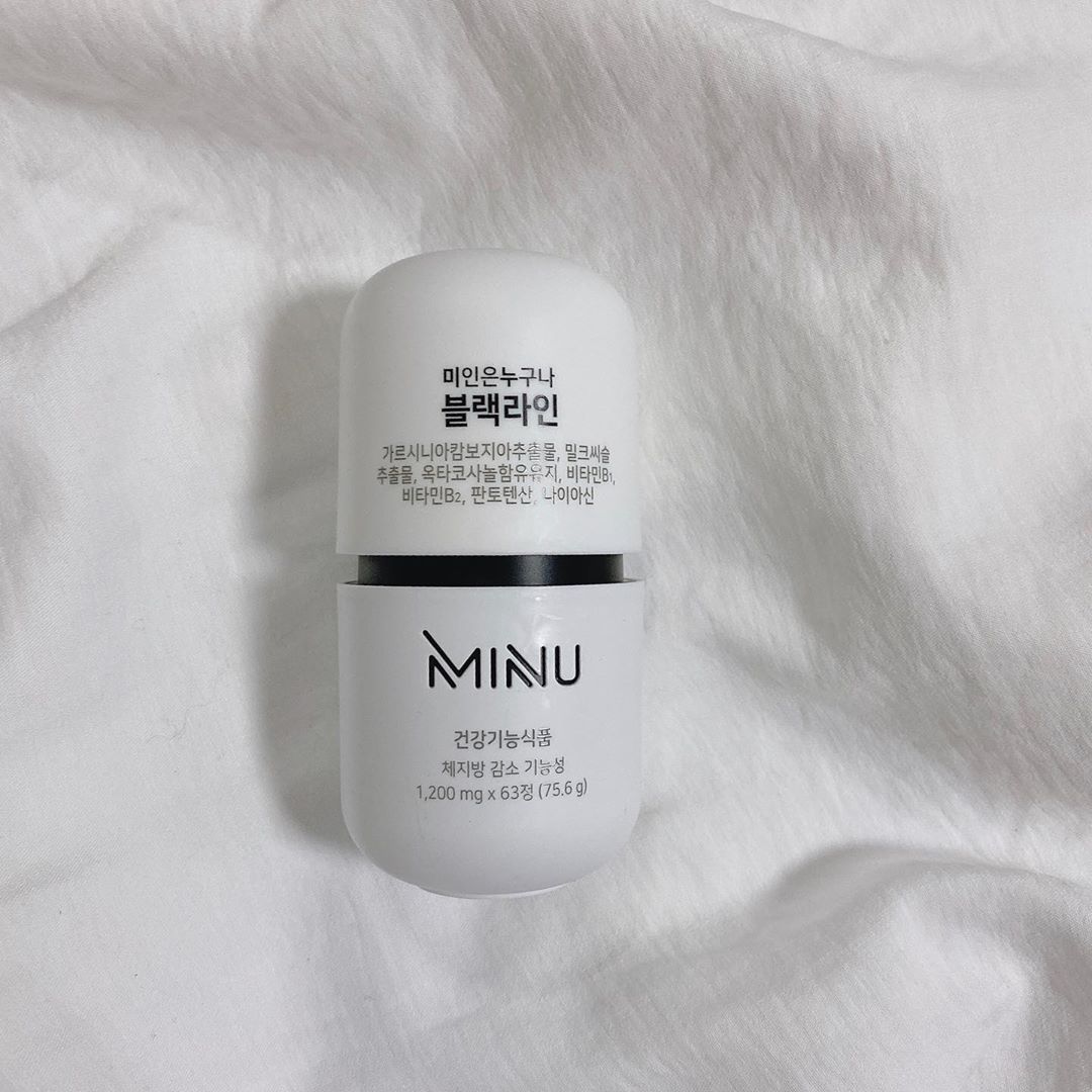 @he_suuuuu on Instagram: “⠀ 미누 블랙라인은 남성 다이어터를 위한 다이어트 제품이여서 남자친구에게 선물했지용~! 체지방 감소에 도움이 되는 가르시니아와 밀크씨슬과 옥타코사놀을 함유해 간 건강과 지구력을 한번에 챙길 수 있고, 4가지 비타민으로 건강까지 챙길 수 있는올인원…”