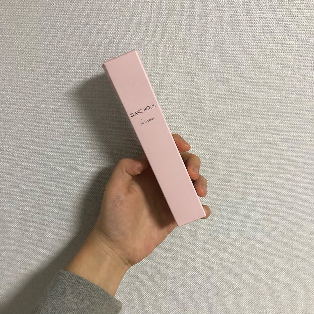 김수빈 on Instagram: “🌵블랑풀 필터크림🌵 굉장히 만족하면서 쓰고있는 미백크림! 학교에 생얼로 가기는 싫고 화장을 하긴 귀찮을때 꼭 챙겨바르는 미백크림이에요ㅎㅎ 진짜 친구들에게도 적극추천중,,💗 마이 러버,,,😭😭 자연스럽게 톤업되면서 촉촉하고 점점 흐르는 제형이에요…”
