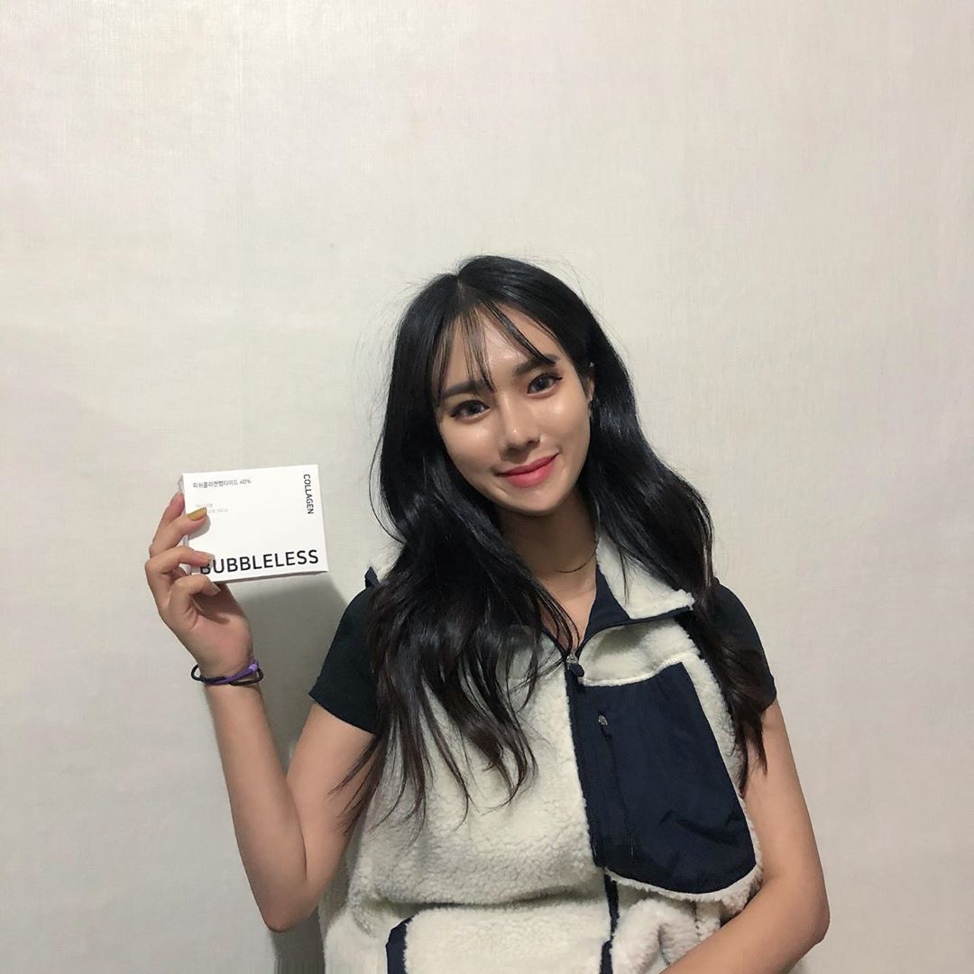 다비🐝 on Instagram: “상큼한 레몬맛의 버블레스 저분자 콜라겐🍋 ⠀ 분자 구조가 작은 피쉬 콜라겐을 사용하여 체내 흡수율이 높다고 해요! ⠀ 또, 스틱포장으로 언제 어디서나 간단하게 섭취할 수 있어서 좋아요☺️ ⠀ #피쉬콜라겐 #버블레스콜라겐 #버블레스피쉬콜라겐…”