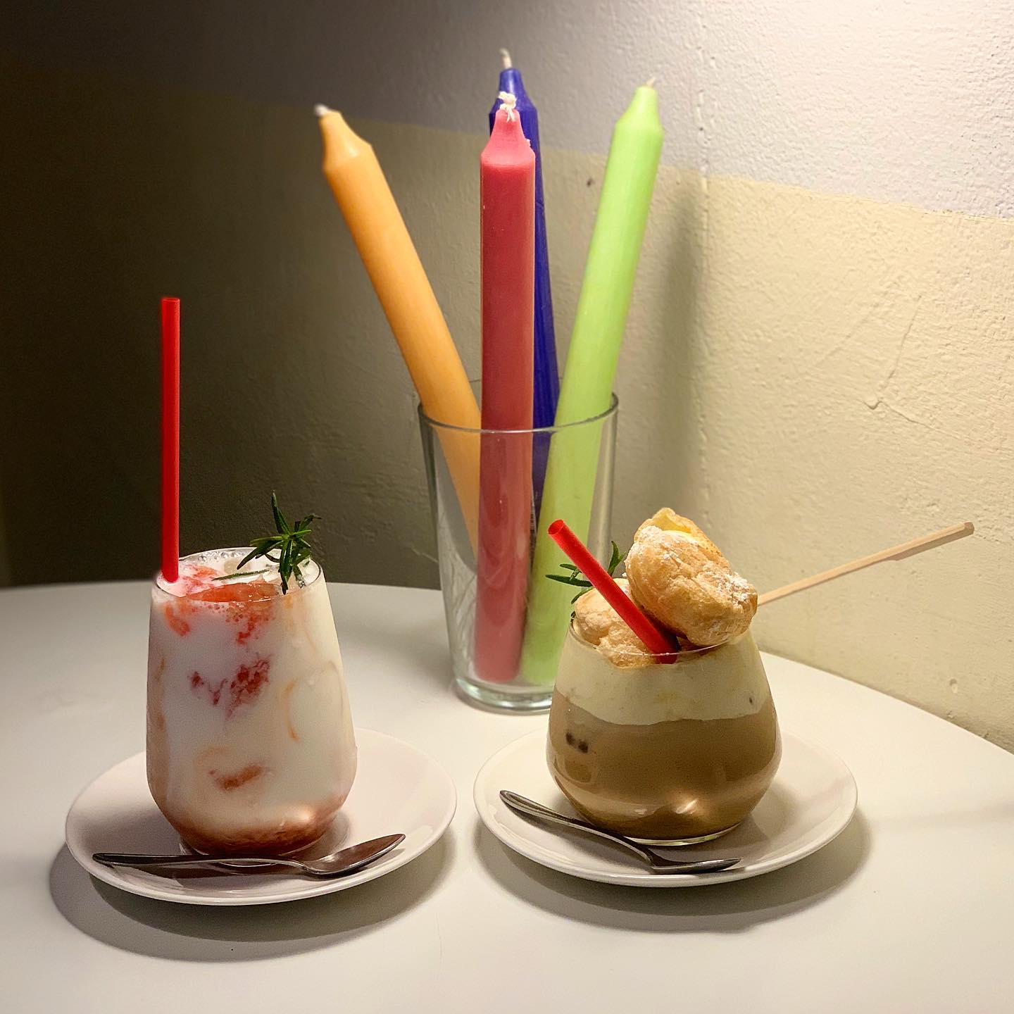 이름도 모르고 들어간 예쁜 카페 🌠
정말 내 스타일 자몽라떼 🍊 + 슈크림라떼 🧁
#OnTheVolume #온더볼륨