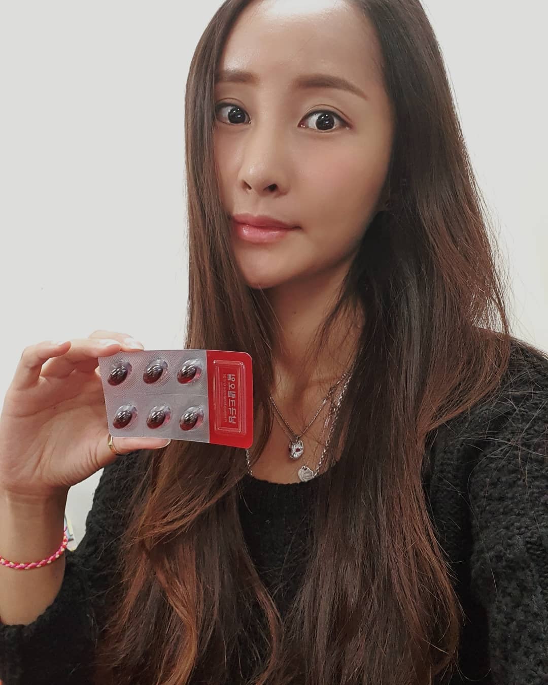 s.k.yi on Instagram: “- 다이어트 시작하면서 핫하다는 크릴오일도 !! 365더건상 남극크릴오일은 하루 한알만!! 아침먹으면서 같이 먹구 있어요 - -  #365더건강 #남극크릴오일 #크릴오일 #오메가3  #다이어트 #관리하는여자 #크릴오일추천# 건강식품 #홈쇼핑 #가성비…”