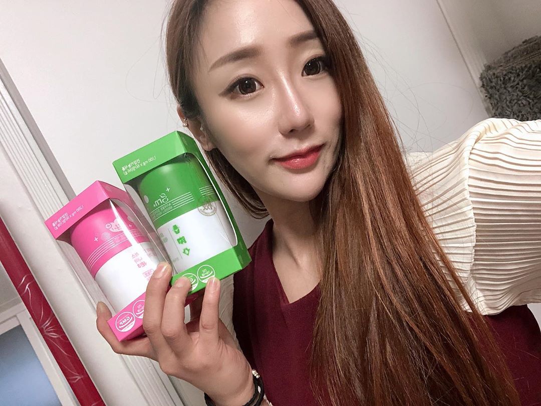 상아가씨⚾️💕 on Instagram: “#리뷰#셀카 . . 자-먹어보겠습니다!  탄수화물 지방으로 합성 방지!  변비 개선🙏🏻😂 부디 화장실 자주 갈 수 있길...😂❣오늘 저녁은 간단히 치킨랩으로!☺️👏🏻💪🏻 .  #grn #지알엔 #grn다이어트 #grn분홍이초록이시즌3…”