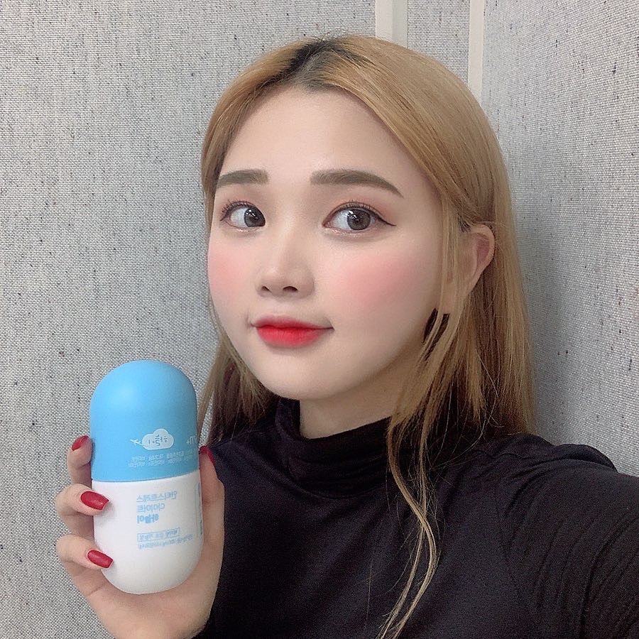 김수아 on Instagram: “GRN 💙하늘이 + 천둥이💙 식후나 식전 매번 번거롭게 챙겨 먹어야되는 타사 다른 제품들과 달리 간편하게 잠들기 전 3알씩만 먹어도 되는 체지방 감소 겸 스트레스 완화에 좋은 다이어트 보조제 제품이에요 🤤🤤 - - - - #GRN #지알엔…”