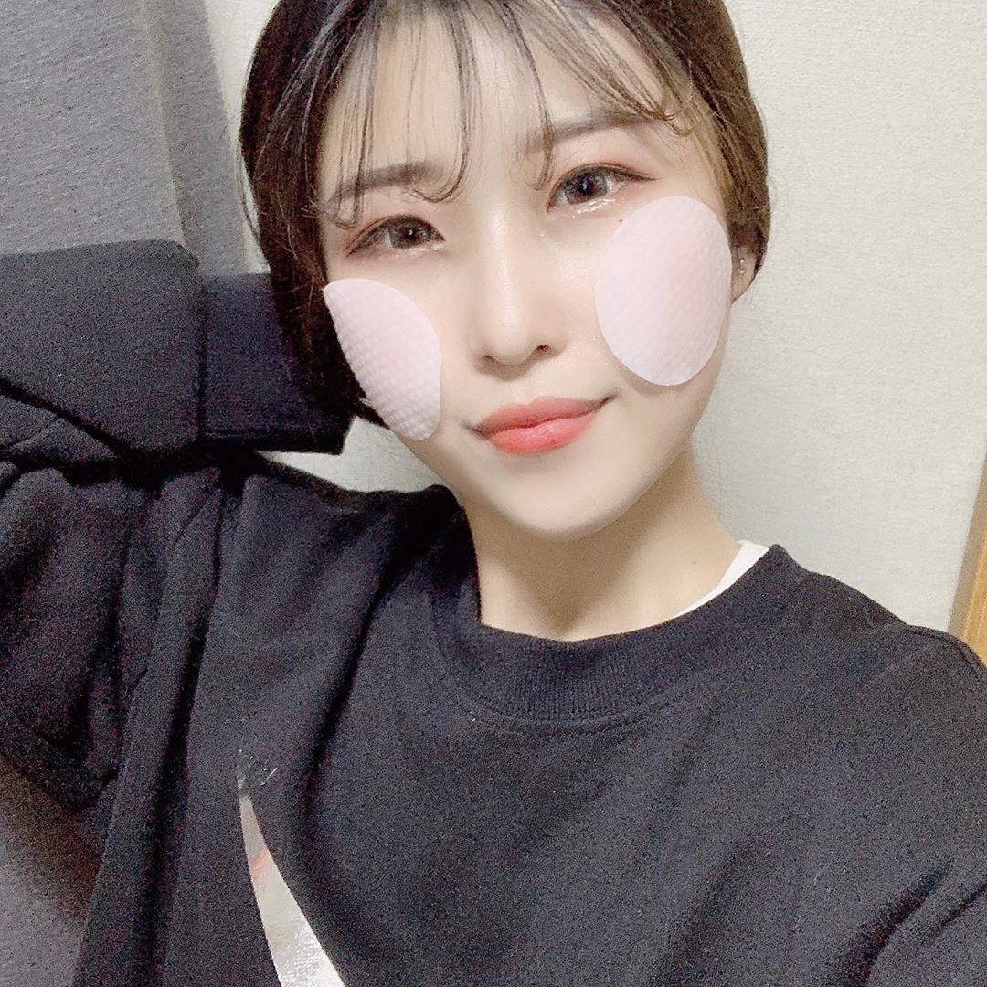 공실이 on Instagram: “메디큐브 - 제로 모공 패드 면세점 판매 1위 ! 메디큐브의 베스트셀러 아이템이며, 제로 모공 패드는 미세먼지 세정력 임상 시험을 완료하여 모공 속에 피부 자극을 야기하는 미세먼지는 물론, 모공 속 묵은 각질과 노폐물을 제거하는 저자극 모공 패드임…”