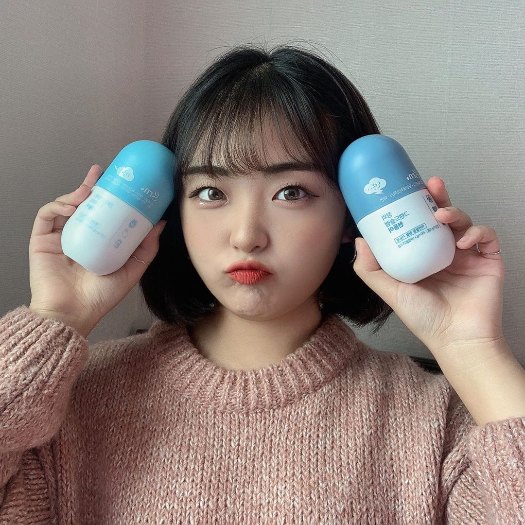 소영 on Instagram: “⠀ Grn에서 보내주신 선물 ♡  이제는 모르는 사람 없는 grn+ 💊 2020년 얼마 안 남았는데 다들 하늘이 천둥이하세요 💙🌩 ⠀  #GRN #지알엔 #GRN하늘이 #GRN천둥이 #grn하늘이천둥이 #grn천둥이하늘이 #하늘이천둥이 #천둥이하늘이…”