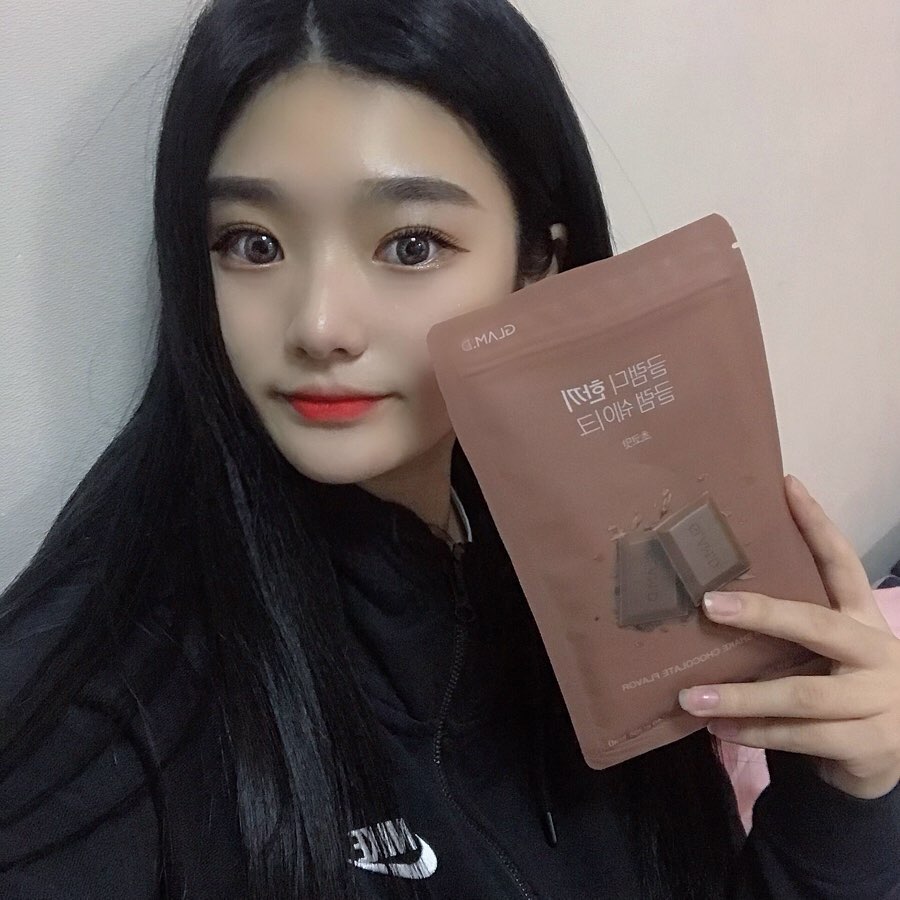@psh.9 on Instagram: “팩으로 돼있어서 간편하게 들고 다니기 딱 좋은 보조제 😍👍 초코맛이라서 맛도 😍👍”
