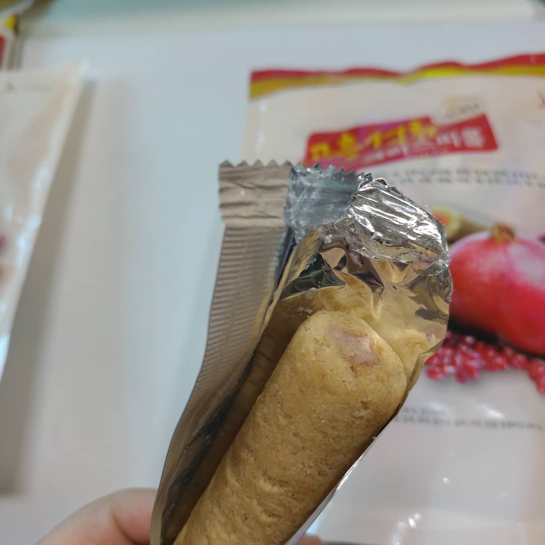맛있어요~평소 크리스피롤 좋아하는했는데 요거 석류맛 살짝 맛도는게 고소하고 맛있어여~
#파머스맘 #고흥석류크리스피롤 #고흥석류 #곡물그대로 #영양간식 #간편간식 #엄마간식 #SBA #서울어워드 #SeoulAward #공팔리터 #08L