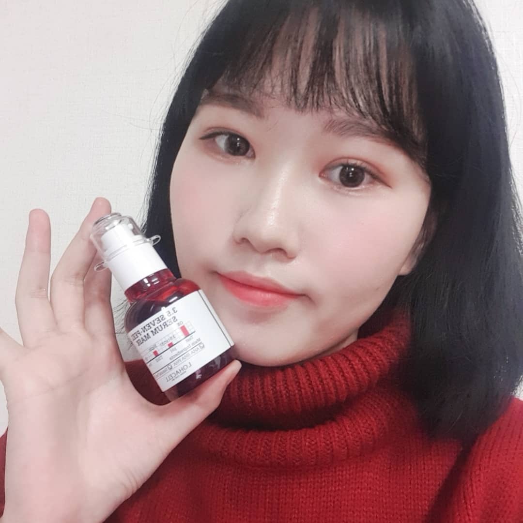 리뷰어💄 on Instagram: “❤로하셀[피부재난응급세럼]3.5 세븐필 세럼마스크❤  오늘 소개 시켜드릴 제품은 로하셀 세럼 마스크 제품입니다! 세럼 마스크는 팩 제품인데요 로하셀 3.5 세븐필 세럼마스크는 겨울철 피부관리에  도움이 되는 것 같아요😆 제형은 세럼같이 부드럽고…”