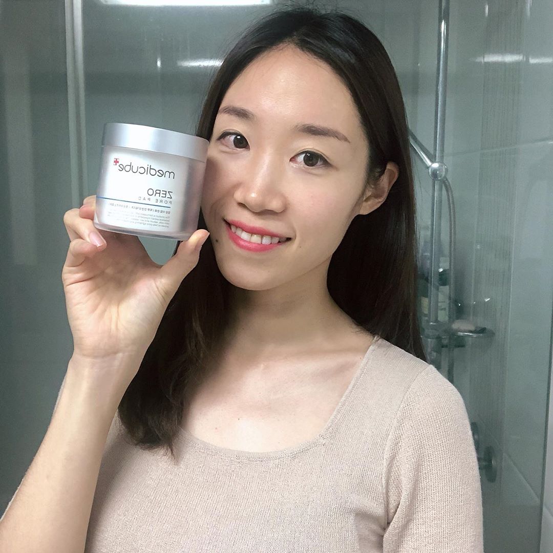 Sharon 샤론 on Instagram: “So which kbeauty exfoliant has absolute top fandom? This one has 24,786 reviews. And they are all good reviews, no kidding! <medicube's…”