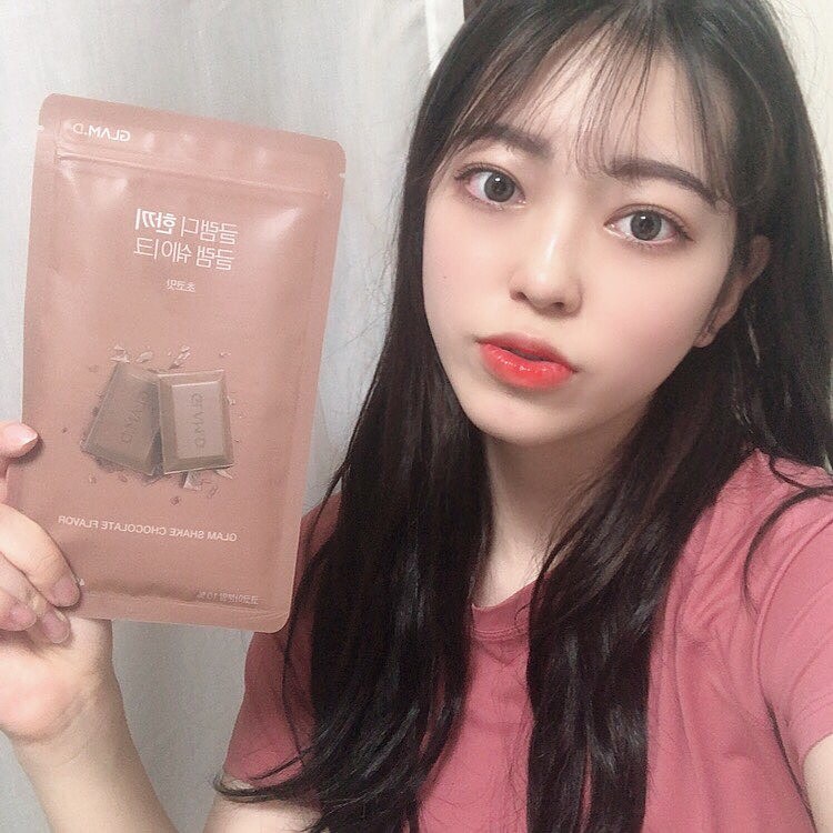 イェウォン(21) on Instagram: “가볍지만 맛있는 한 끼😆 글램디 한끼 글램쉐이크 세상에 이렇게 맛있는 초코 쉐이크는 처음..💕 쉐이크라는게 안믿겨질정도로 진하고 달달한 초코맛🍫  다이어트 맛있게 하고 싶다면 추천🍪 - - - - - - - #글램디 #glamd #한끼글램쉐이크…”