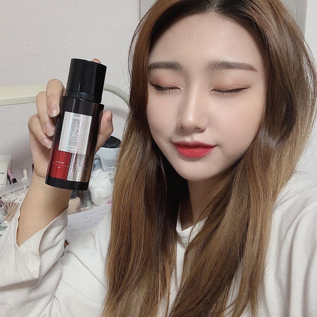 @y_ullliil_528 on Instagram: “올인원 에센스인데 남성용 ꒰๑• ̫•๑꒱ 아빠한테 선물하려고 했는데 톤업이 살짝 들어가서 남자친구 줄 예정  데이크림은 선크림이 들어가서 자연스럽게 톤업되고 나이트크림은 엄청 촉촉해서 좋아용 (๑˃̵ᴗ˂̵)و  #포맨트 #forment…”