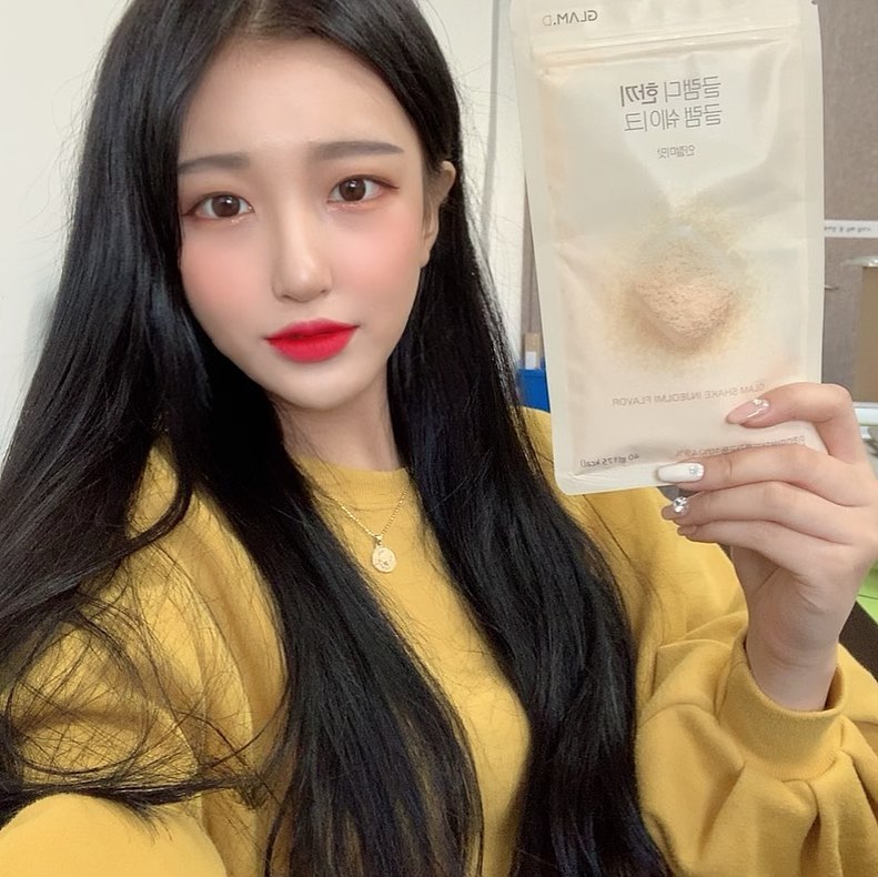 김셔니ఇ on Instagram: “글램디 한끼 글램 쉐이크 요즘 다이어트 중이기도 하고 학교 때문에 아침을 거의 맨날 못 먹게 되더라구요 근데 글램 쉐이크로 간편하게 아침을 챙겨먹을 수 있어서 좋아요 든든한 한끼로 아침을 챙겨주는 글램디 한끼 글램 쉐이크!  #글램디 #glamd…”