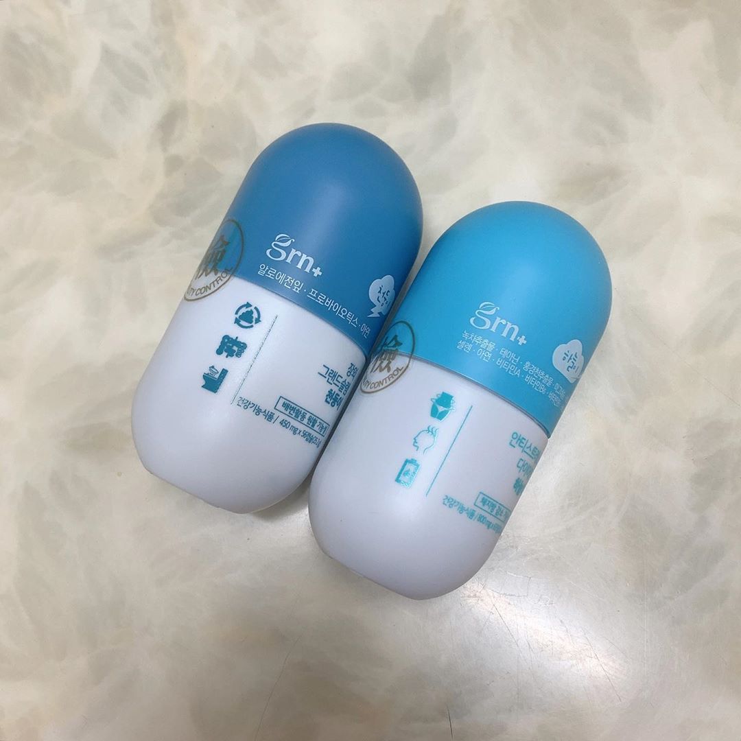 예니(26)👩🏻‍🦰일상 on Instagram: “⠀ 스트레스로 인한 피로에 도움이 되는 홍경천 추출물과 체지방 감소에 도움을 주는 녹차카테킨이 포함되어있는 GRN 하늘이💙와 배변활동에 도움을 주는 GRN 천둥이🖤 ⠀ 왠만하면 다이어트보조제 효과가 없어 돈버린다 생각하구 안먹었는데 요아이는,,👍🏻…”