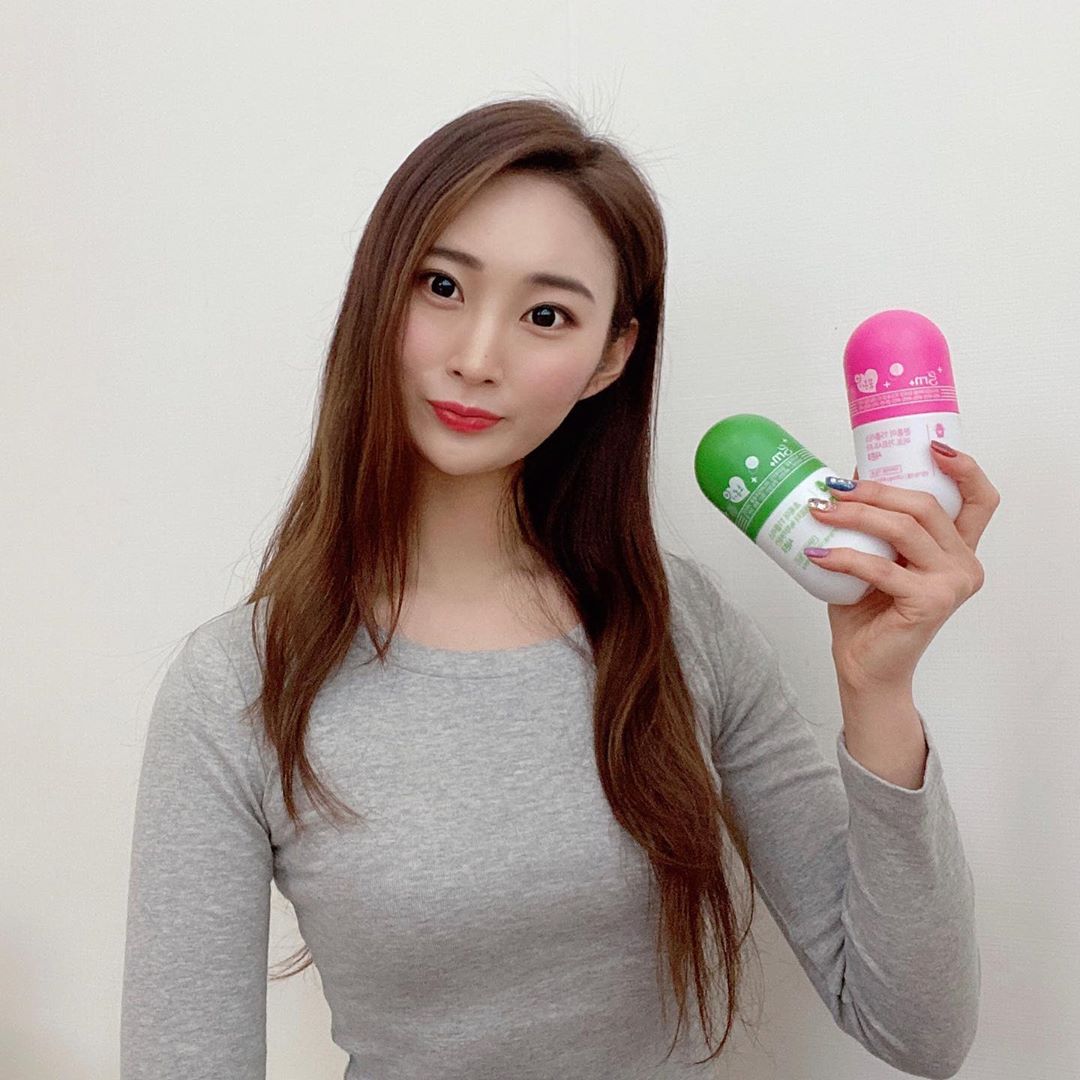 ᴵᴹᴴᴱᴱ ♥ on Instagram: “다이어트 결심 #지알엔다이어트 분홍이, 초록이랑 함께🤎 탄수화물이 지방으로 합성되는걸 억제시켜 체지방감소에 도움을 주는 가르시니아 캄보지아추출물 가득 #지알엔분홍이 체지방 감소, 혈중콜레스트롤개선, 항상화에 도움을 주는 카테킨 가득 #지알엔초록이…”