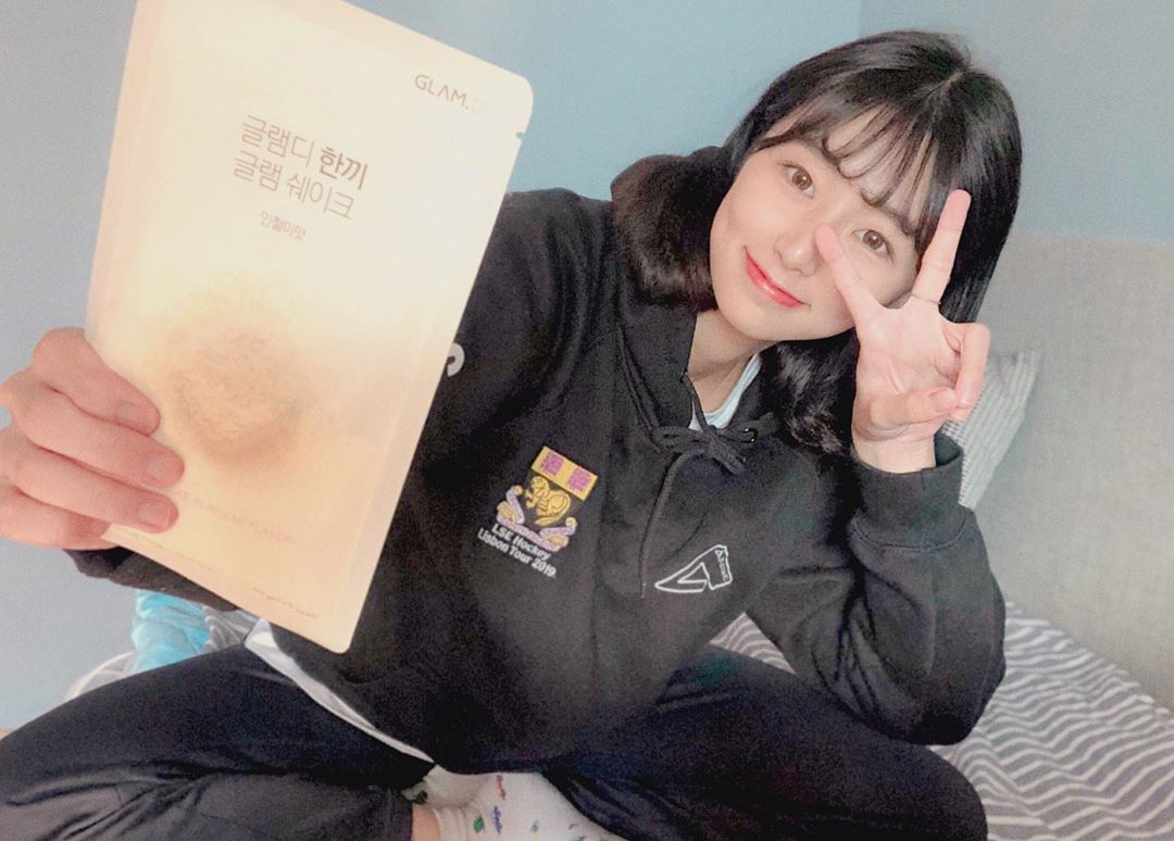 정윤주 on Instagram: “🐈 글램디 한끼글램쉐이크 🐕 _ 칼로리가 175칼로리로 낮은데도 단백질과 비타민이 여러 종류 들어 있어요 ! 그리고 뮤즐리가 들어 있어 밥 대신 먹을 수 있고 우유나 물만 있으면 어디서든 먹을 수 있어서 편리합니당 🙂 바쁜 아침에도 챙겨 나가기 딱…”