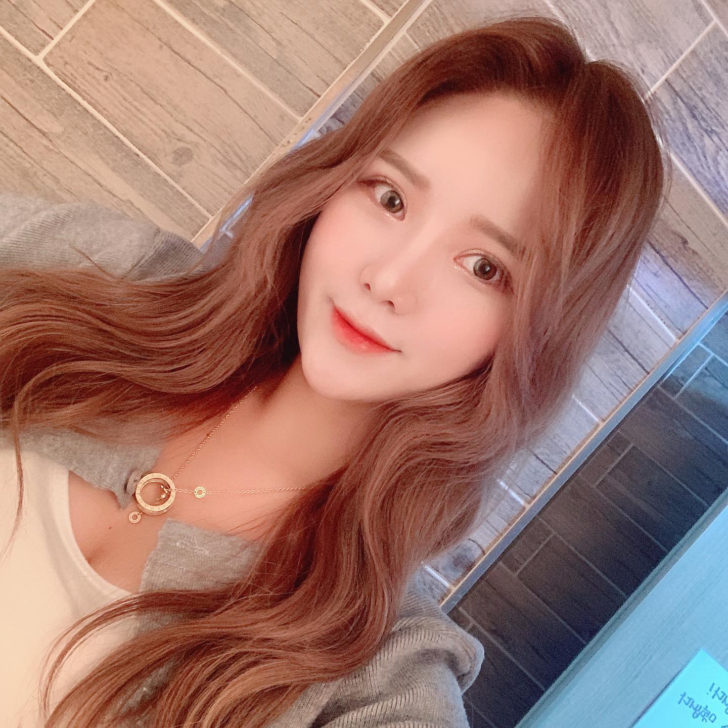 올뺌주사로 브이라인 관리받구 왓지용🤔
스테로이드가 아닌 안전한 특허받은 성분의 윤곽주사
효과 좋으니 2회만 더받아야징
inique_official 너무 친절하셔서 힐링되는🍃