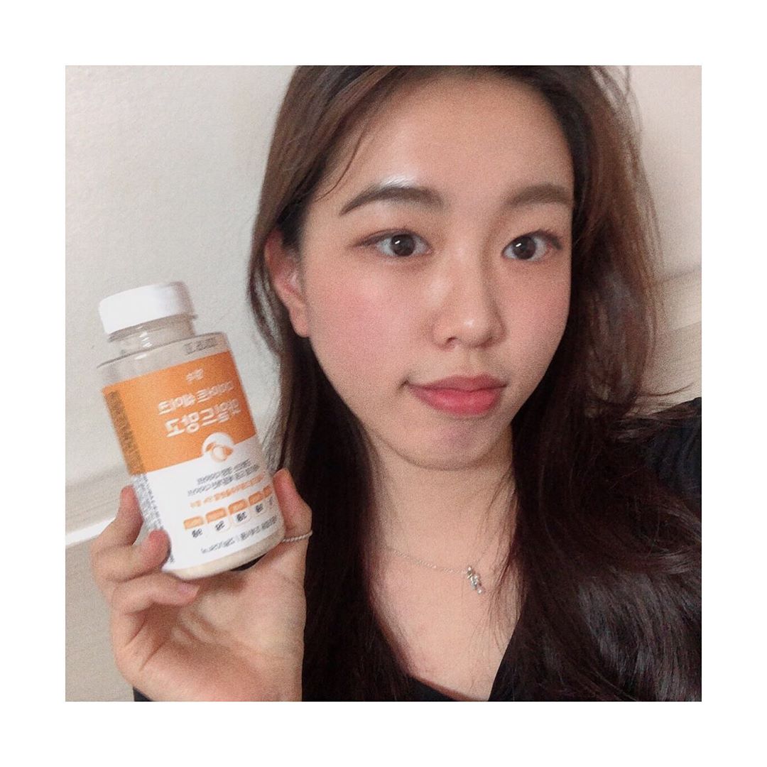 조링 on Instagram: “운동하면서 같이 먹으니까 더 효과 좋네요 ! 맛도 있어서 아침대용으로도 딱 ㅎㅎ
.
.
.
.

#헬쓱 #헬쓱다이어트쉐이크 #다이어트쉐이크 #다이어트#리뷰쉐어#ad”