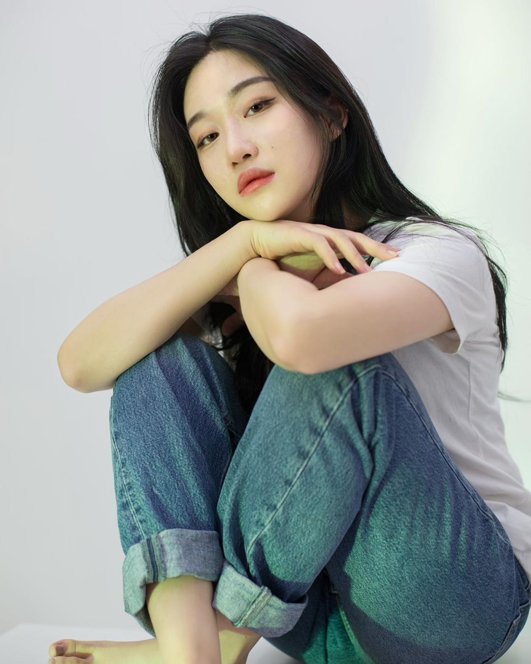 해-연 on Instagram: “예쁘게 담아주셔서 감사해요
다들 프로필 사진, 개인화보 무조건
 #낫낫스튜디오 이곳으로...모든것은 
결과물이 말해줍니다 허허”