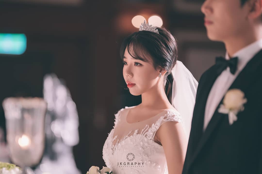 • • • • • •
-
-
wedding hall olympic_parktel_seoul
-
-
#오늘의신부님
#본식스냅 #올림픽파크텔 #올림픽파크텔스냅
#올림픽파크텔결혼식 
#웨딩스냅 
#폐백 #폐백사진 #폐백스냅 #호텔예식
#호텔본식스냅 #호텔본식전문 #웨딩사진#본식스냅추천 #웨딩스냅
#제주도웨딩스냅 #제주도스냅 #제이케이그래피 #웨딩사진 #weddingphotography 
#jkgraphy