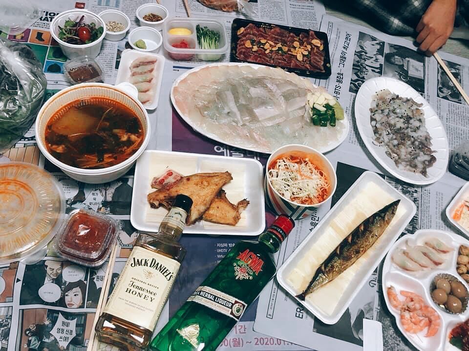 #연말파티 #2019년안녕 #먹스타그램 #술스타그램 #뜻밖의술자리#사주셔서감사합니다 #❤️ #선팔#맞팔#선팔하면맞팔 #좋아요#좋아요반사#인친#인친환영#일상#소통#소통해요#첫줄#첫줄반사#대학#대학교#대구