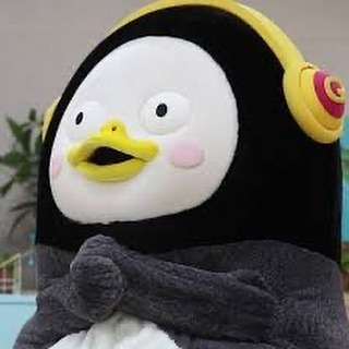 나의 2019년은 내가 얼마나 정신적으로 약한 사람인지, 내가 뭘 해야 될지, 또 배우고 싶은거, 삶의 방향성을 알게 된 해인거 같다. 2020년엔 배우고 싶은거 배우면서, 하고 싶은거 할 수 있는 방법, 실천 하며 살것이며 나를 더 사랑해주고 아껴주면서 자신감있게 살아갈 예정!
항상 멘탈 약하고 소심하고 아무말 하는 나를 친하게 지내주시는 분들 감사드리고 사랑합니다! 앞으로 더 잘 부탁드려요!
내 주변 사람들 모두 적게 일하고 많이 벌고, 항상 행복하세요! 
그리고 새해 복 많이 받으세요! 
#200101 #새해복많이받으세요 #펭수 #펭수짤