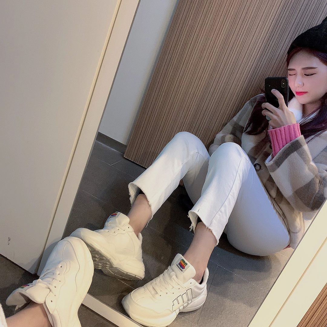 Lee_Min Kyung💕94_0110💕 on Instagram: “아쥬짱짱맘에드는 신봘👍🏻 . .…”