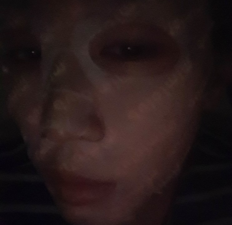 LED마스크를 담은 자체발광마스크팩 미미클럽, 어둠 속 빛이 나요