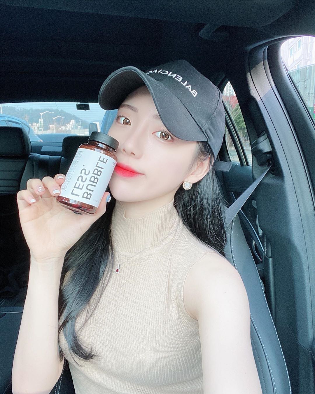 지노💘 on Instagram: “나한테너무 필요했던영양제 🤘🏻💕 월경전 변화에 의한 불편한 상태 개선에 도움을 줄 수 있는 '감마리놀렌산' 함유된영양제
•
•

#영양제#버블레스 #버블레스릴리프 #생리전증후군 #월경전증후군 #비타민 #종합비타민#감마리놀렌산”
