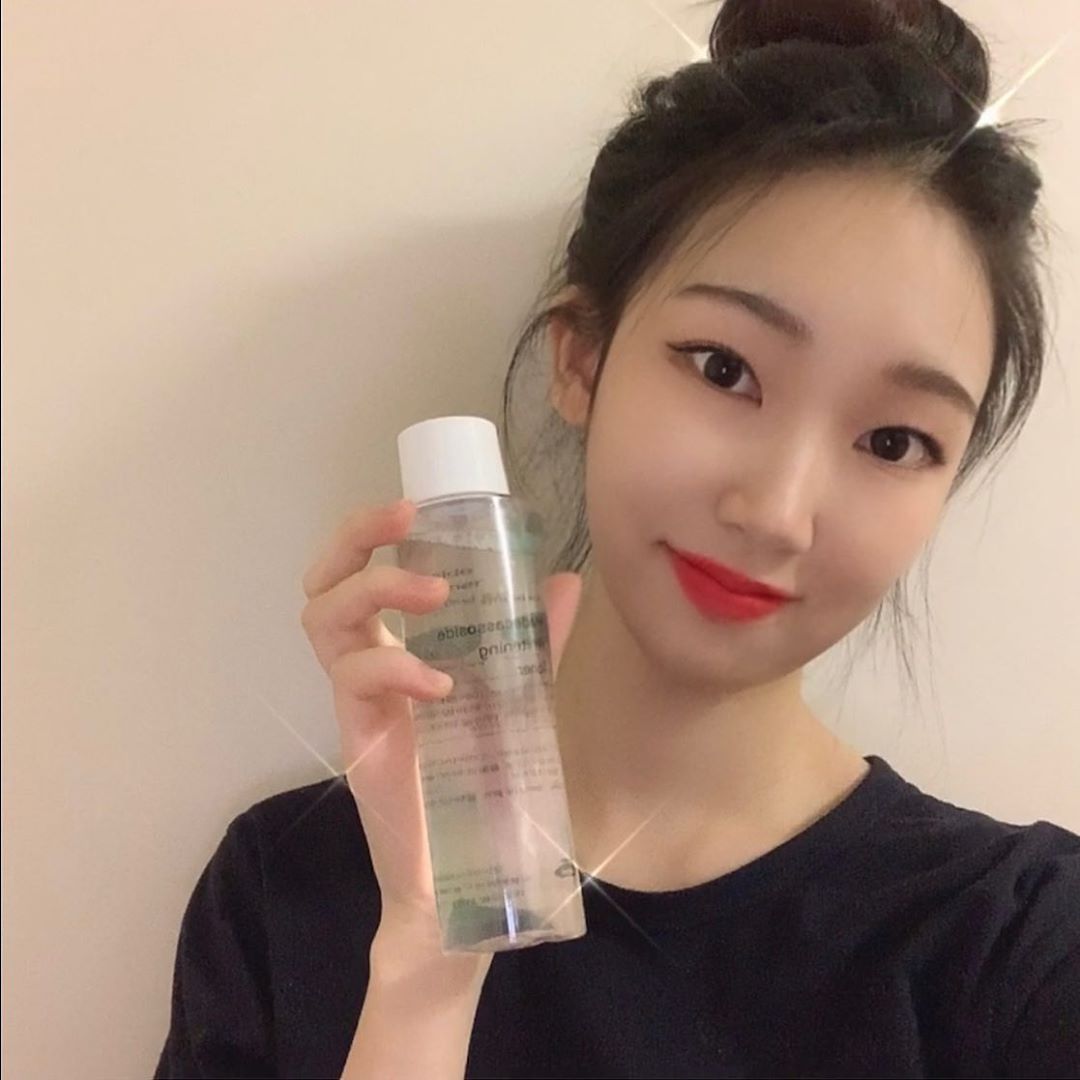 고율임ෆ on Instagram: “💖 마데카소사이드화이트닝토너💖 강력보습을 해주는 성분과 진정, 피부보호, 트러블케어를 해주는 성분이 들어가있어 건성과 지성피부 모두 부담없이 사용가능한 토너입니다.또한 미백기능이있어 피부가 환해지는 효과를 볼 수 있습니다. 제품 특유의 쫀쫀함은…”