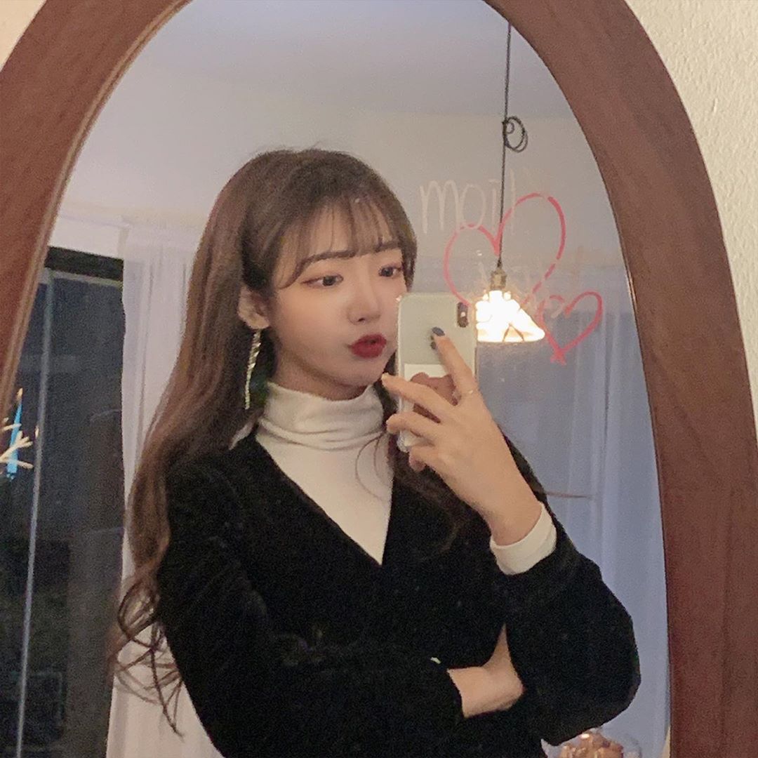 어질 현, 참 진 on Instagram: “청주 #이끌림헤어 에서 염색 하구왔어용 ✨  저는 두피가 많이 예민해서 매번 염색할때마다 넘 따가웠는데 ! #청주이끌림헤어  요기는 하나도 안아픈거 있죠 ❓ 예쁘게 머리 해주셔서 감사합니당 💖  #청주미용실 #율량동미용실 #청주테크노폴리스미용실…”