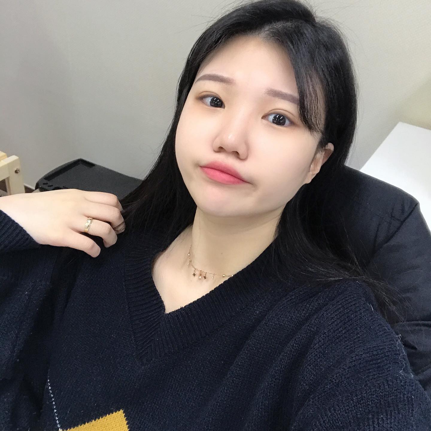 포동포동 #🐽 오늘도 출근할줄알았지만 어제 늦게끝나서  오늘 쉰다 드디어 쉰다ㅠㅡㅠㅜ 신고 끝~~은 아니지만 일단신나
올레올레~+~ ssooo_ddi 코로나사라지라고해봐봐