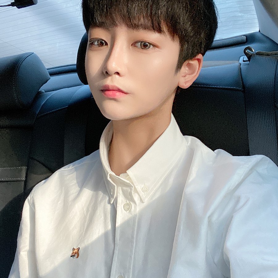 키무상 キムジヘ on Instagram: “난 이 팩트 썼을 때가 피부 젤 좋아 보이고 자연스러운 것 같앙 私このクッション·ファンデ―ション使った時めっちゃ肌がきれいに見えるんじゃない？ . . .  #포맨트 #forment #시그니처커버히든쿠션 #히든쿠션 #남자쿠션 #맨즈뷰티 #데이트준비…”