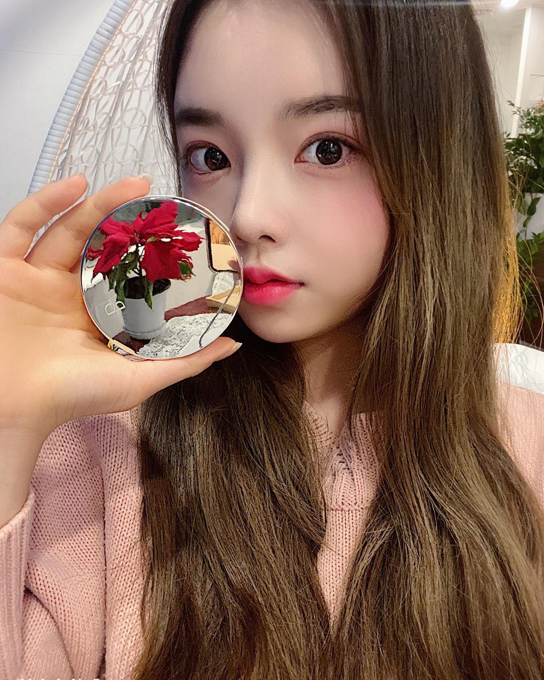 𝑲𝒘𝒐𝒏𝑴𝒊𝒏𝒋𝒖𝒏𝒈 on Instagram: “요즘 핫한 #블랑풀 신상 #실키커버쿠션  속은 촉촉하면서 겉은 보송  겉이 보송해서 그런지 먼지, 머리카락 붙지 않고 프라이머 없이도 모공 커버 굿  잡티나 붉은기 커버까지 완벽 그 자체 🥺 * 제품정보…”