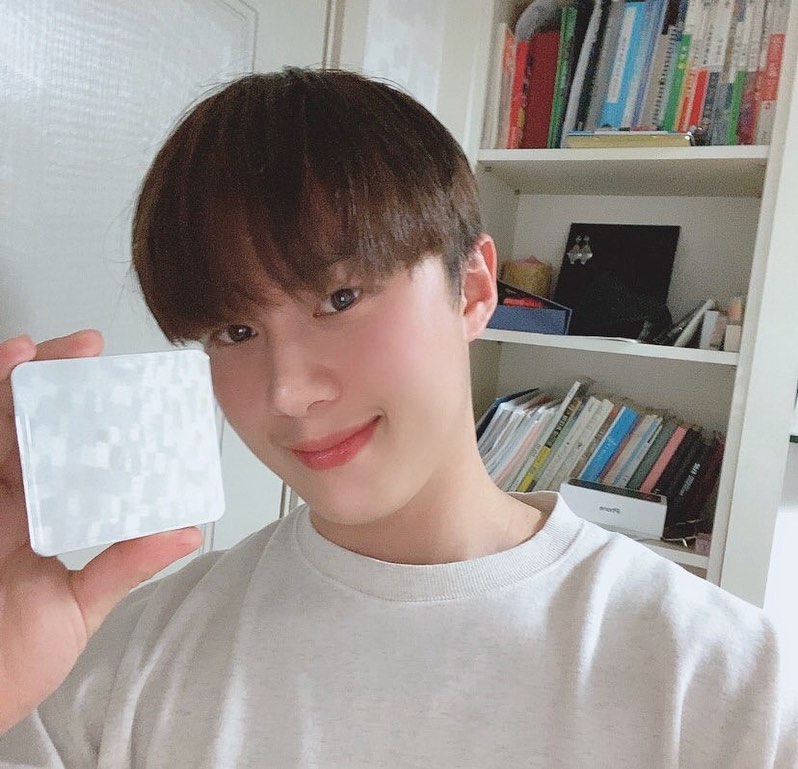 찐블리 on Instagram: “한국인 남성맞춤으로 나온 제품이에요!!! 티나지 않는 자연스러운 커버로10시간 지나도 안뜨더라구요 정말 색이 너무 찰떡이에요!!! 완벽커버가능입니다 !! 얼굴의 입체감을 살여주는 하이라이터 효과까지:) 꼭 사세요  진짜 ㄹㅇ . .  #포맨트…”