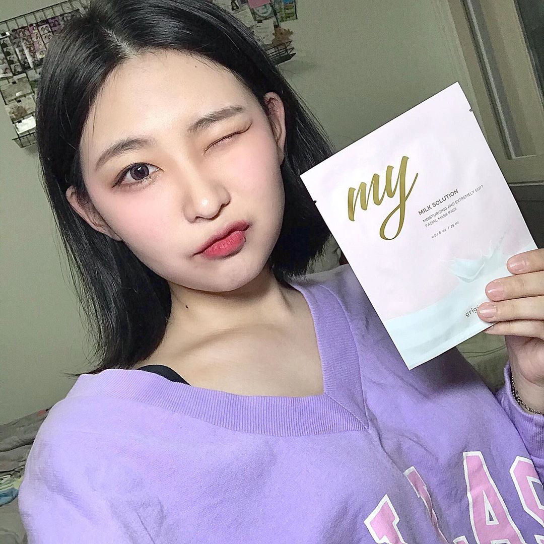 혜진 on Instagram: “그리기 코스메틱의 마이팩❤️
요새 이걸루 1일1팩중인데 피부 좋아지는게 확확 보임.. 내꺼 찜 ❛˓◞˂̵✧💕
⠀
#그리기코스메틱 #동의보감팩 #누구나팩 #프리미엄마이팩 #마이팩”