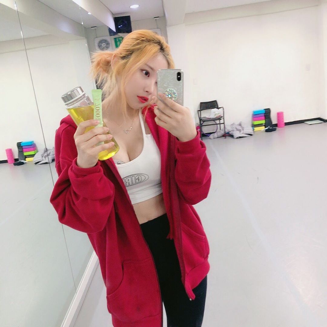 🇰🇷🍊🧡낑깡낑깡낑깡귤🧡🍊🇰🇷 on Instagram: “운동하기전에 꼭 먹는 헬스부스터 ! 맛도 사과맛이구 운동안해도 물대신 먹게돼... #버닝데이 먹고 진짜 관리해야지... 효과진짜좋음 부스터효과 확실히잇음 저렇게 한포씩들고다니기 편하게 되어있어서 나갈때 챙겨 나가도 좋아요!! _ _ _ _ _ _ _…”