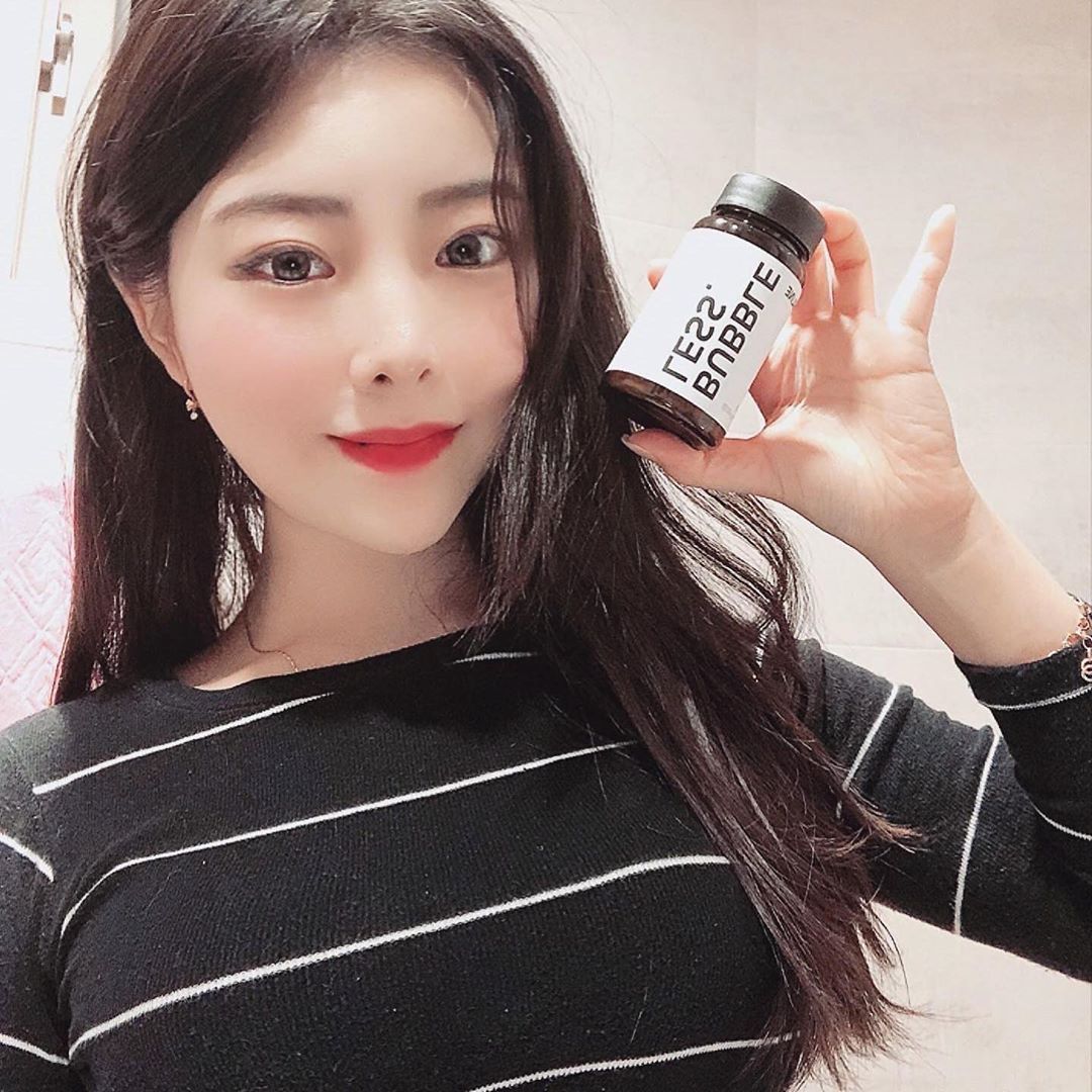 존예경 on Instagram: “혈행개선 은행잎추출물, 옥수수수염추출물분말, 호박농축분말 붓기제거에 좋은 부원료까지! 코로나 면역력 높이기한다고 와구와구먹어도 몸무게유지..♥️대박♥️ 대바아아아악♥️♥️ ( 몸무게 사진 지운다고 다시 올리는거야... 괜히 올렸엉..) . . #셀카…”