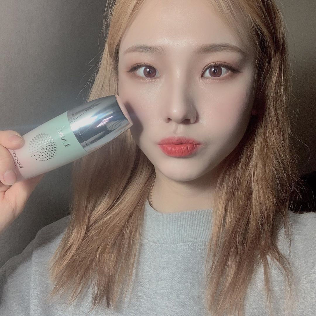 @gong_.vely on Instagram: “# 자가격리 중 집구석에서 할 수 있는 것... 마스크 속에 망가진 피부 #엘나인마스크 살리기ㅠㅠ . 전성분 EGW(성분등급) 올 그린에 임상실험까지 완료했다니 피부프로예민러도 믿고 사용 중💚💚 . 미백, 탄력, 진정 함량 폭탄 세 앰플을 그날 그날…”