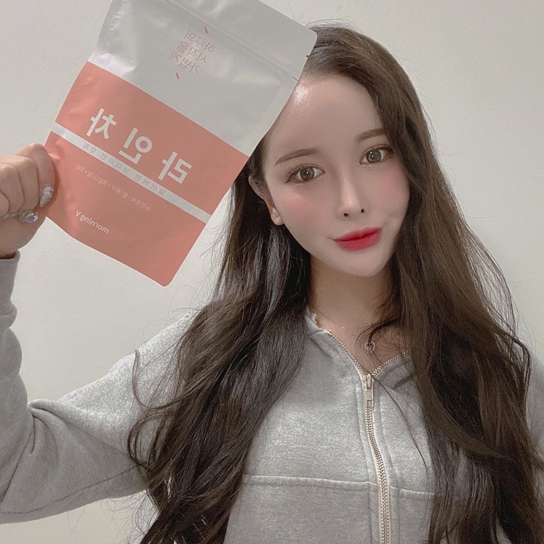하여밉니다 ◡̈ on Instagram: “:
국내산 늙은호박과 팥○Ι 들어있어
붓기관리에 좋은 라인차 ᵎ
자취생이라 물을 끓여먹을일이 없는데 
그냥 500ml 생수에 넣어놔도 잘 우러나서 너무 편해 (ᵒ̴̶̷̥́ Д ᵒ̴̶̷̣̥̀)
아침마다 퉁퉁 붓는 얼굴 이제 안농 - !”