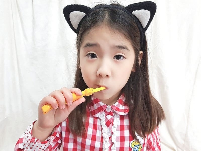 #키즈치약
.
서울대학교 치과병원 CTRC와 공동연구개발한 안전한 키즈치약 메디덴코 투투스키즈🍃
.
🌿2~12세까지 맞춤 생애주기형 치약
🌿 안전한 무불소 치약으로도 99퍼의 항균력을 보여주는 항균실험보고서
🌿 아이들에게 거부감이없는 민트와 펜넬오일의 달달한 조합
🌿 충치관리, 잇몸케어, 적은거품량
.
.
.
안전하고 믿을수있어서 마음에 쏙 드는 키즈치약💚
.
.
.
#메디덴코 #투투스키즈 #어린이치약 #유아치약 #무불소 #충치관리 #일상 #육아 #육아스타그램 #얼스타그램 #like #daily #데일리 #협찬 #업체로부터제품을제공받아작성된글입니다
